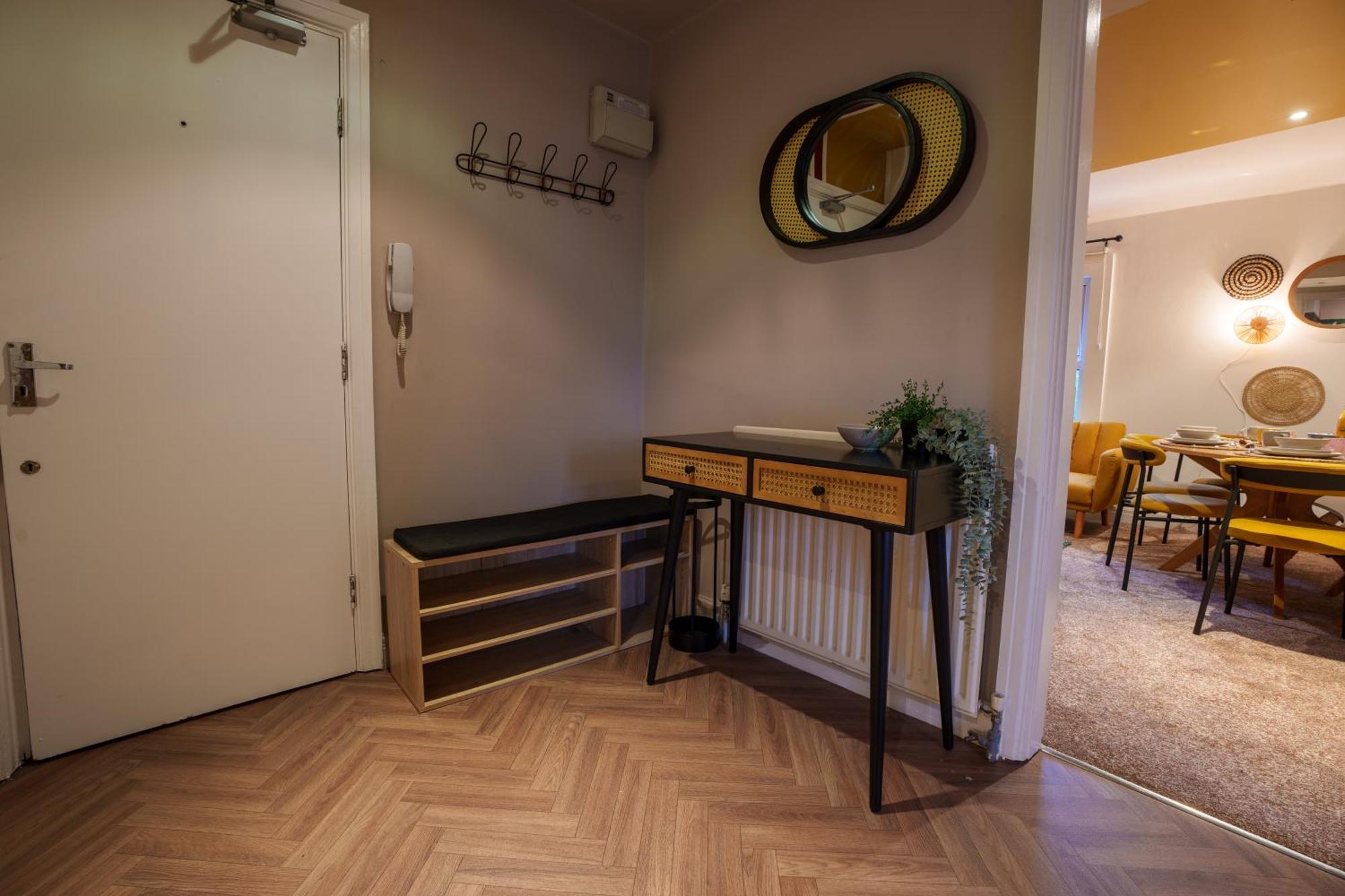 With Airhgt @ Luxe In Apartamento Harrogate